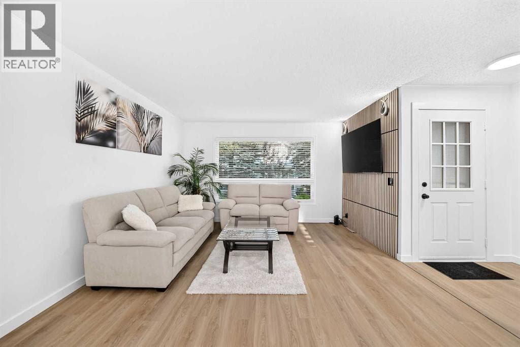 135 Woodsman Lane SW