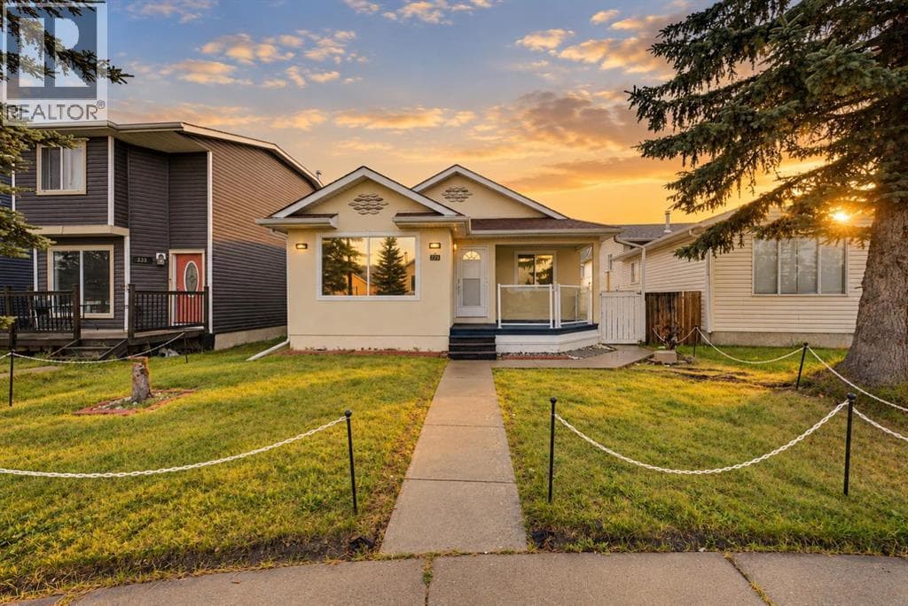 228 Taradale Close NE