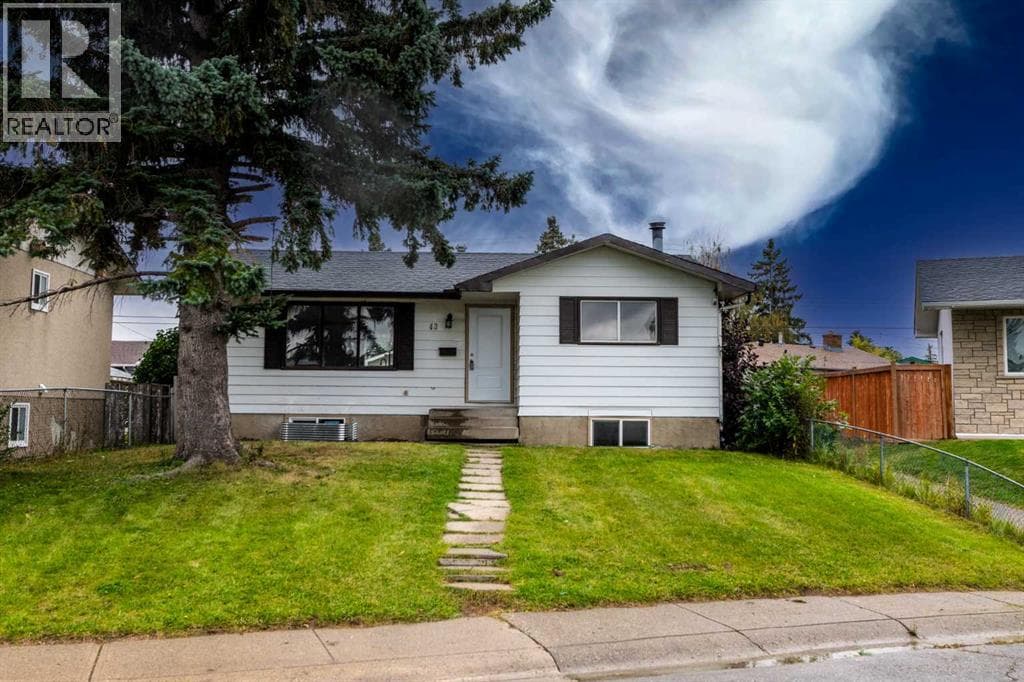 43 Maranda Close NE