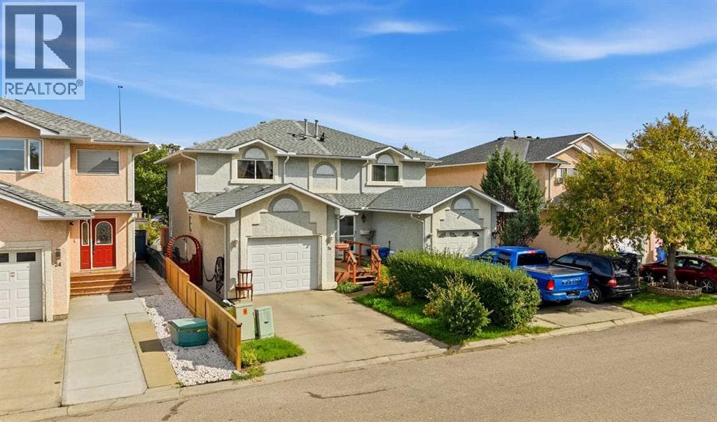 28 Martinglen Way NE