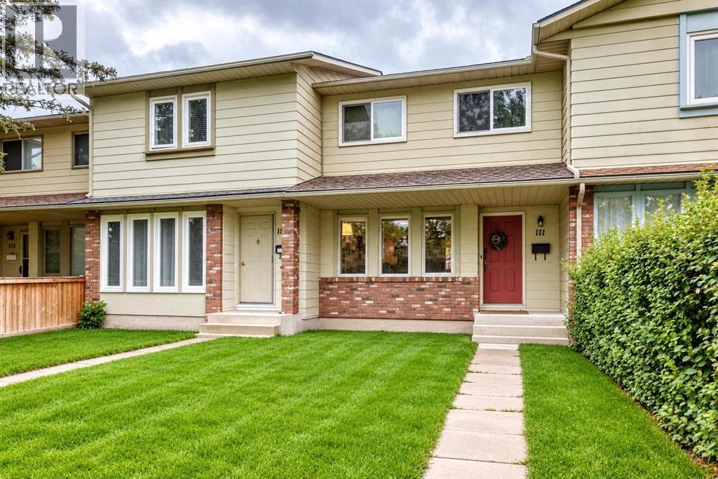 111 Midbend Place SE