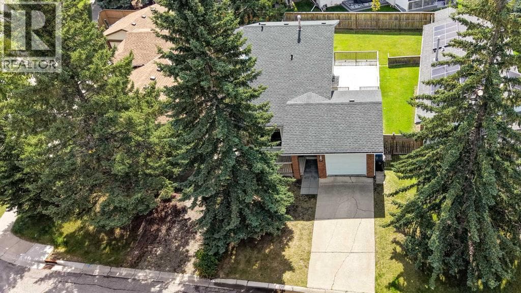 367 Woodridge Place SW