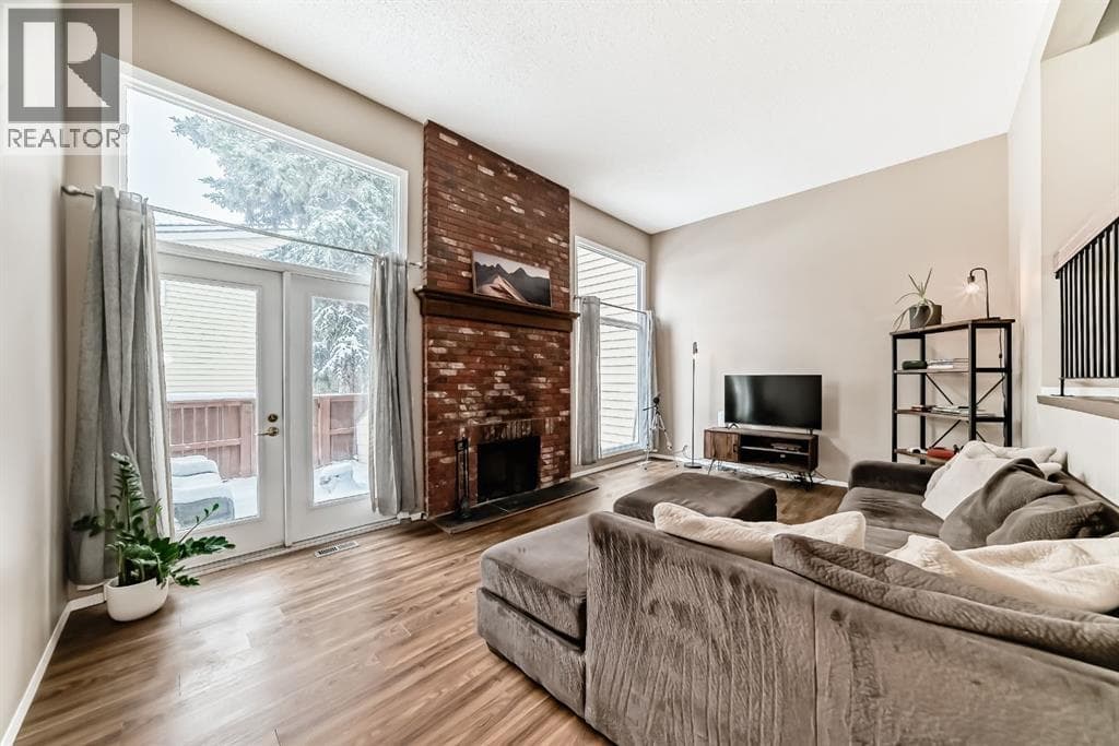 407 Point Mckay Garden NW