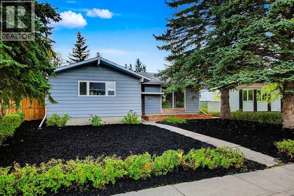 2015 Palliser Drive SW