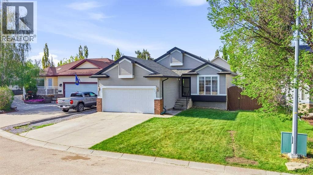 206 Highwood Village Place NW