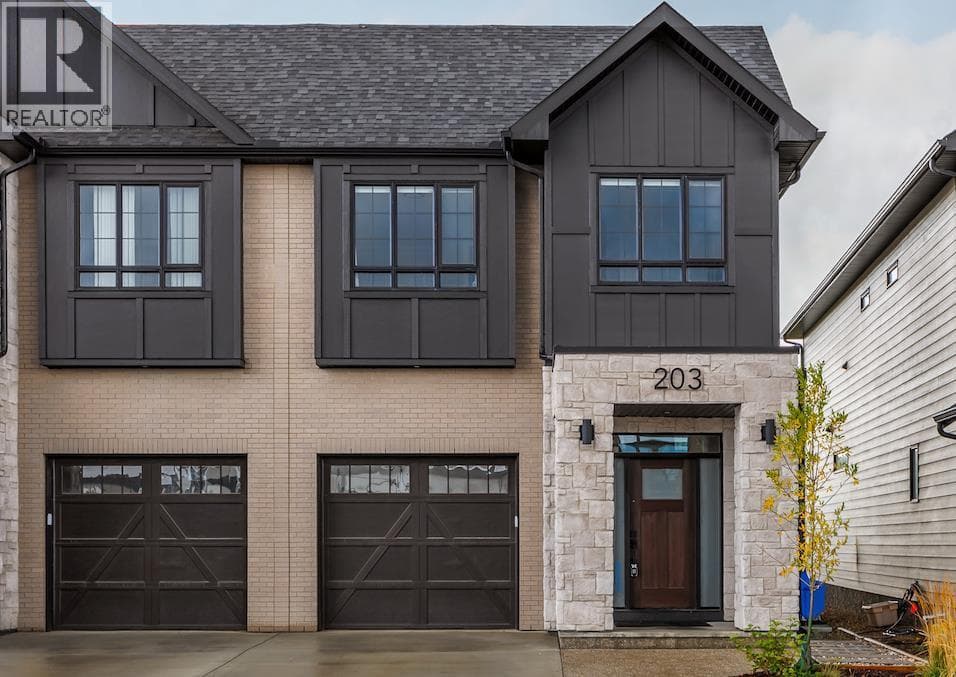203 Greenwich Drive NW