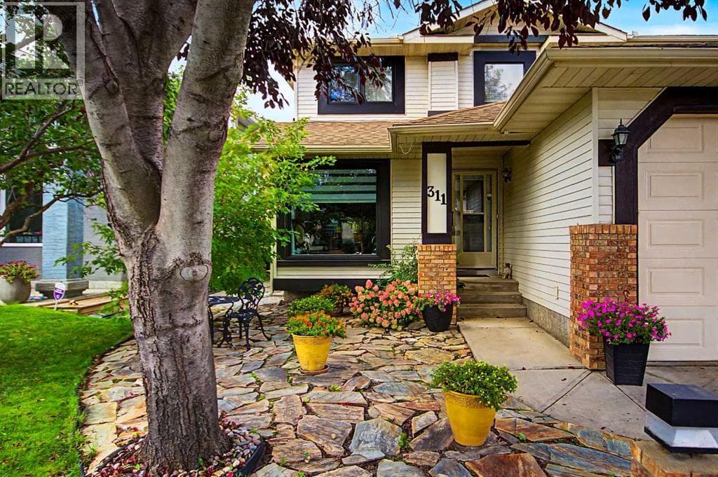 311 Douglasbank Green SE
