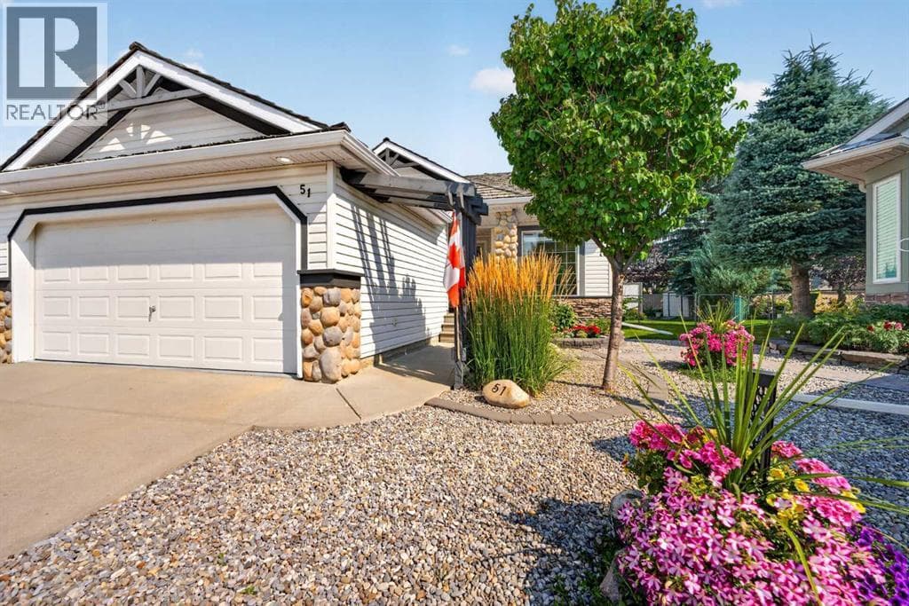 51 Chaparral Heath SE