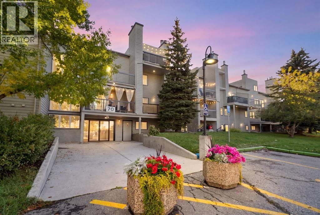 2136, 70 Glamis Drive SW