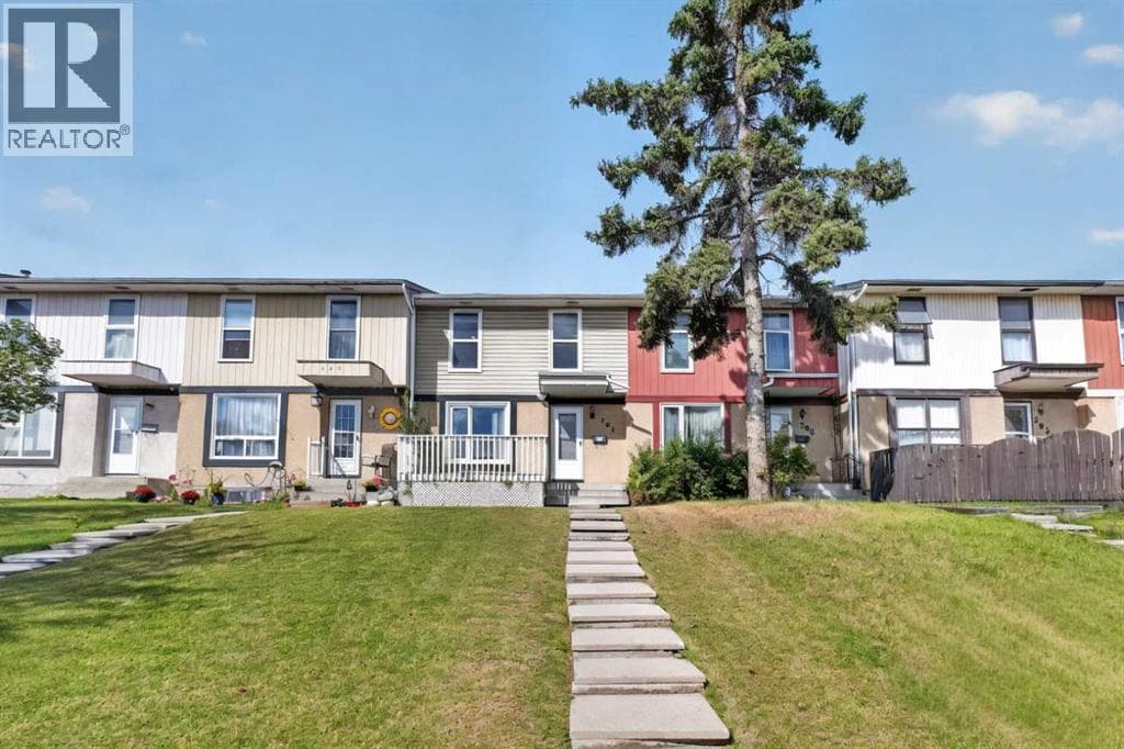207 Penworth Drive SE
