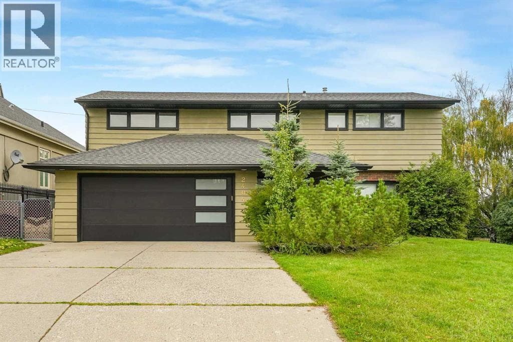 2404 Sovereign Crescent SW