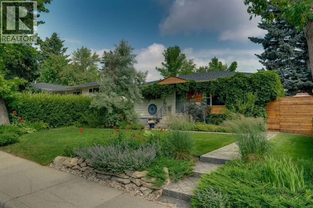 212 Blackthorn Road NW