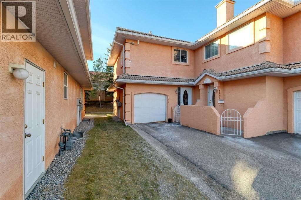 501 Coral Cove NE
