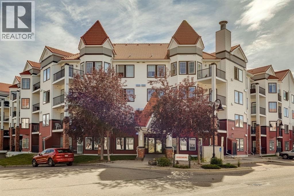 210, 20 Royal Oak Plaza NW