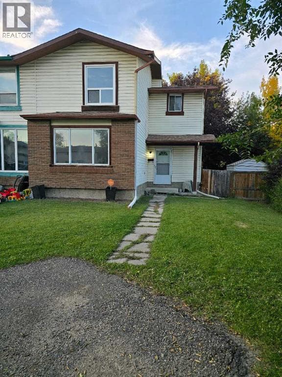 215 Pineset Place NE