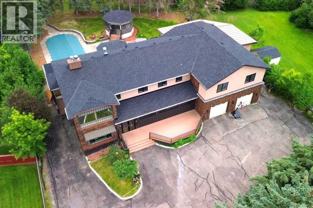 884 EAST CHESTERMERE Drive