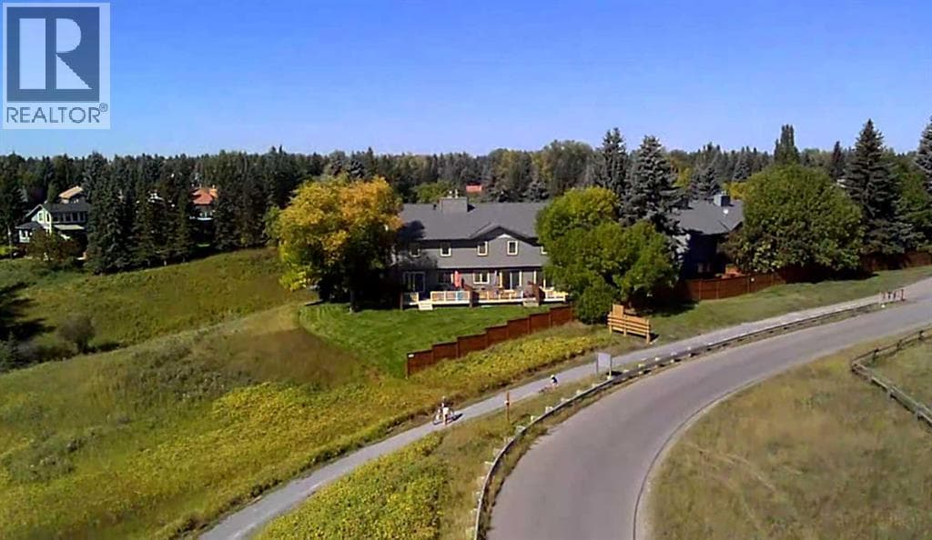 22, 64 Woodacres Crescent SW