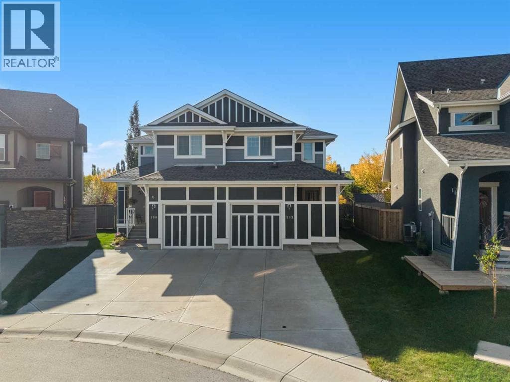 203 Mahogany Grove SE
