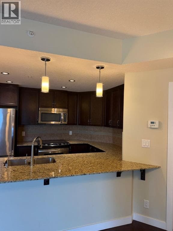 701, 16 Varsity Estates Circle NW
