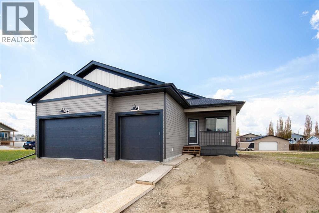 32 Sunrise Crescent N