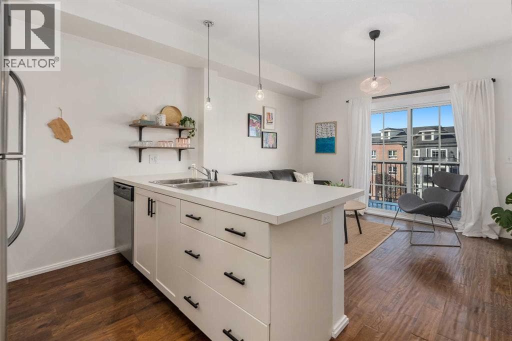 1403, 279 Copperpond Common SE