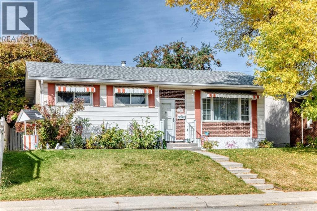 165 Marbrooke Circle NE