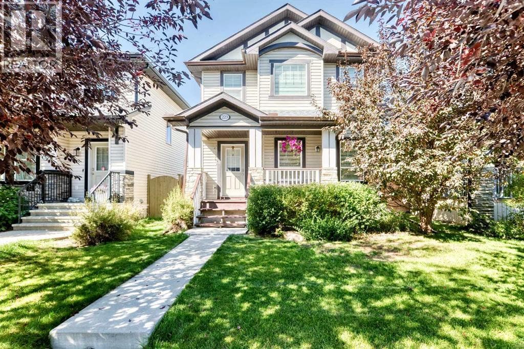 223 Skyview Ranch Way NE
