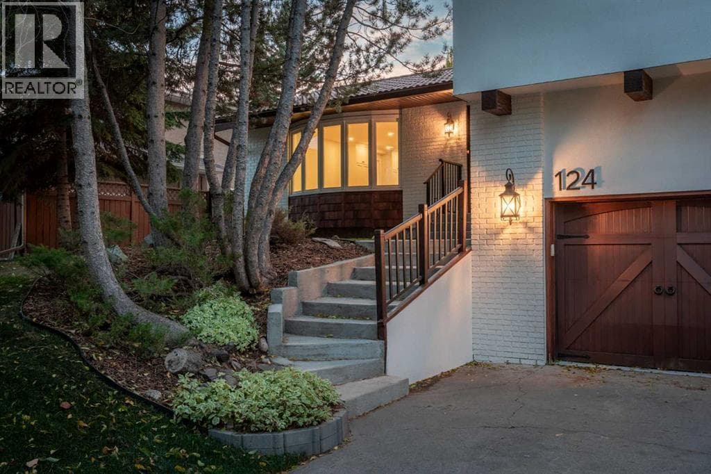 124 Canterbury Drive SW