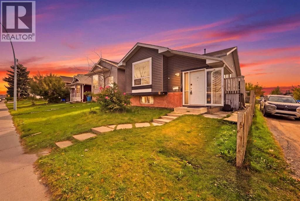 11 Martinwood Road NE