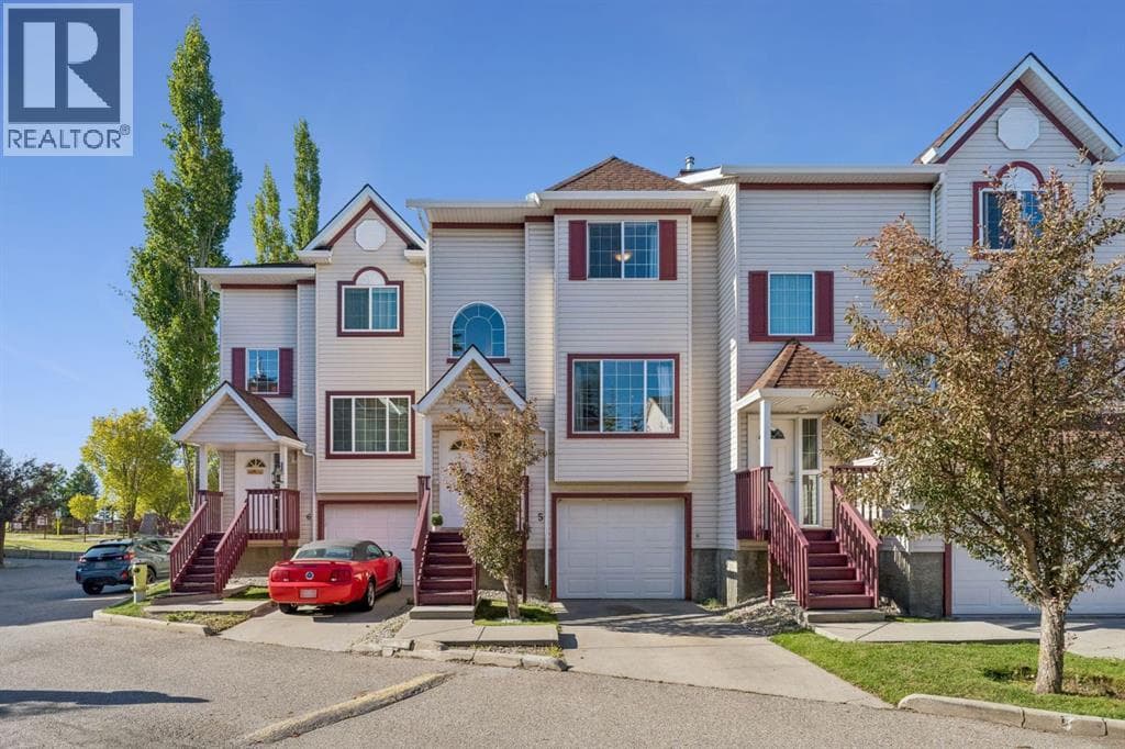 5, 15 Rocky Ridge Gate NW