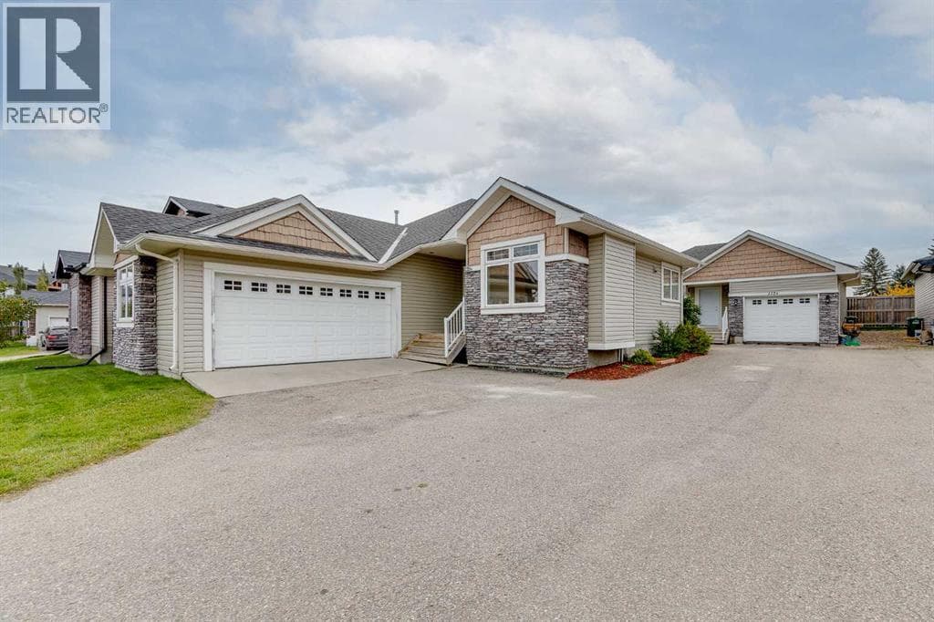 115 Strathmore Lakes Common
