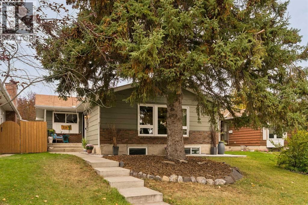228 Midridge Crescent SE