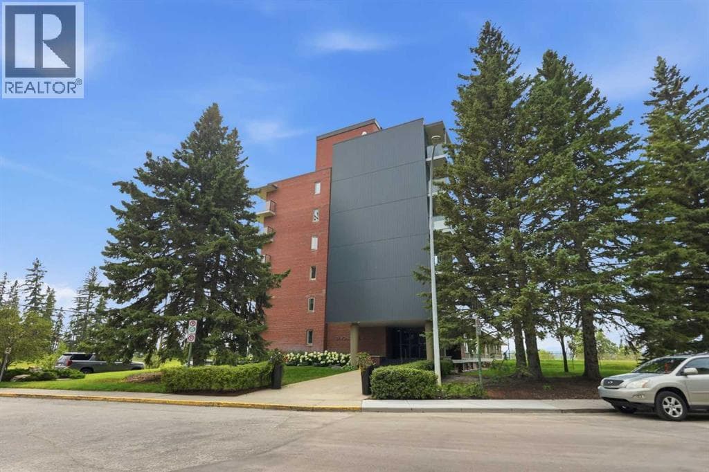 203/204, 3339 Rideau Place SW