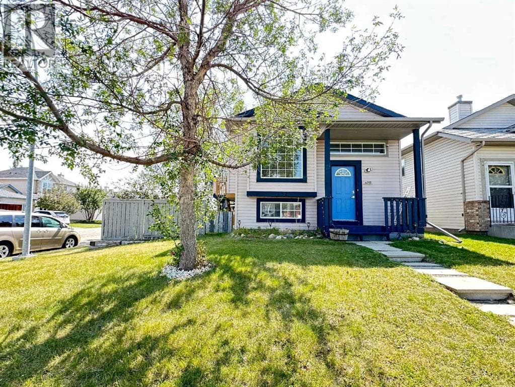 152 Coverton Close NE