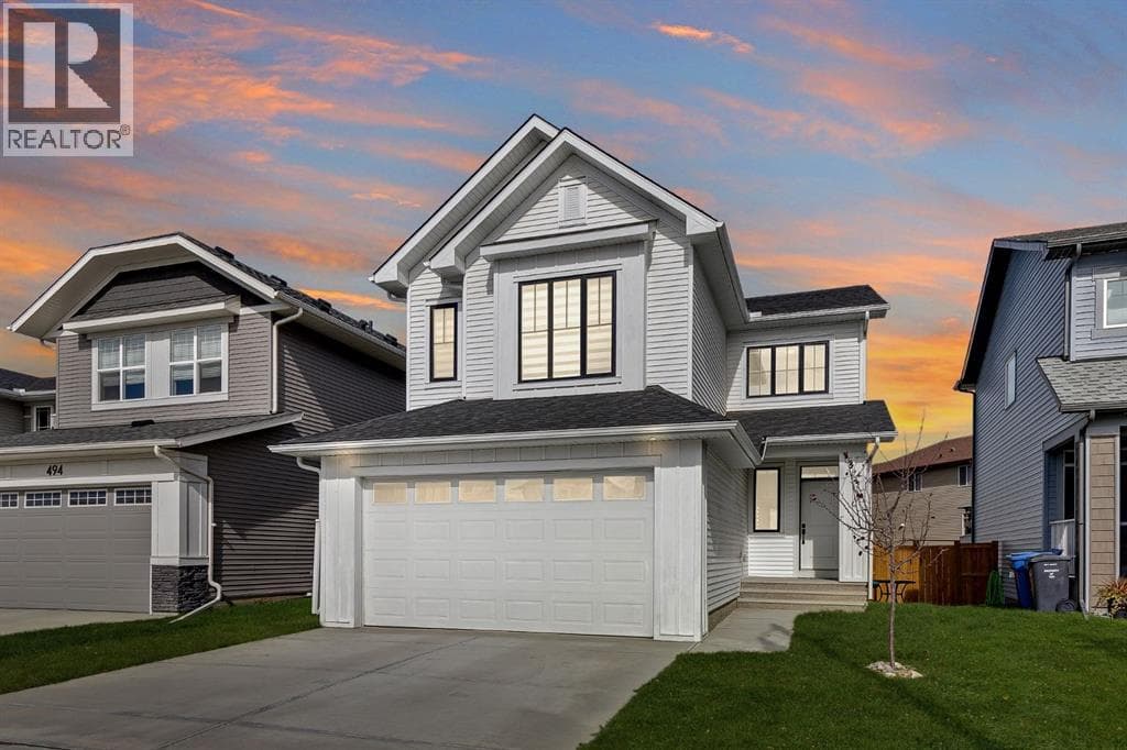 496 MONTEREY Drive SE