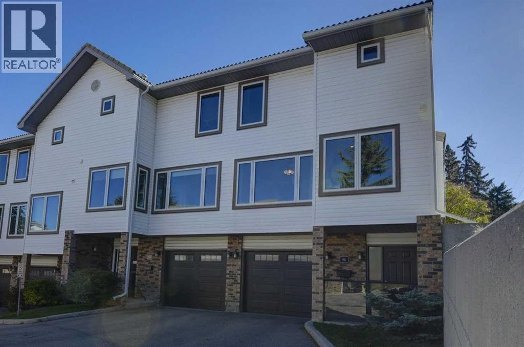 96 Coachway Gardens SW