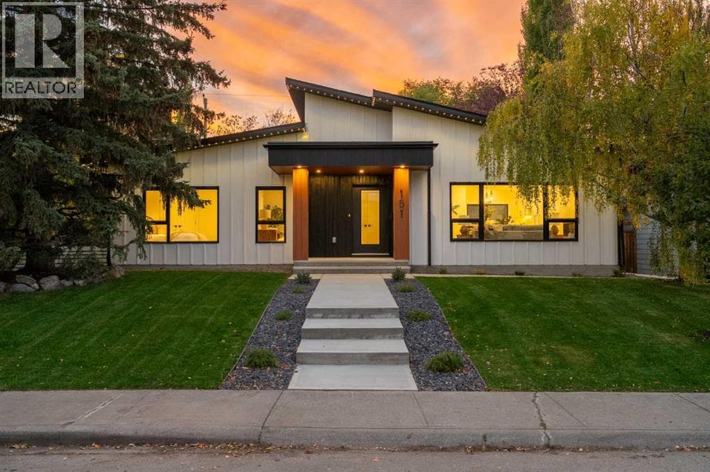 151 Waterloo Drive SW