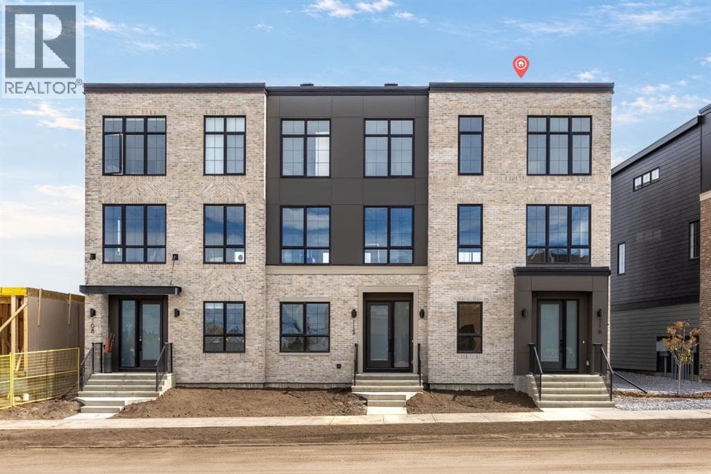 116 Greenwich Drive NW