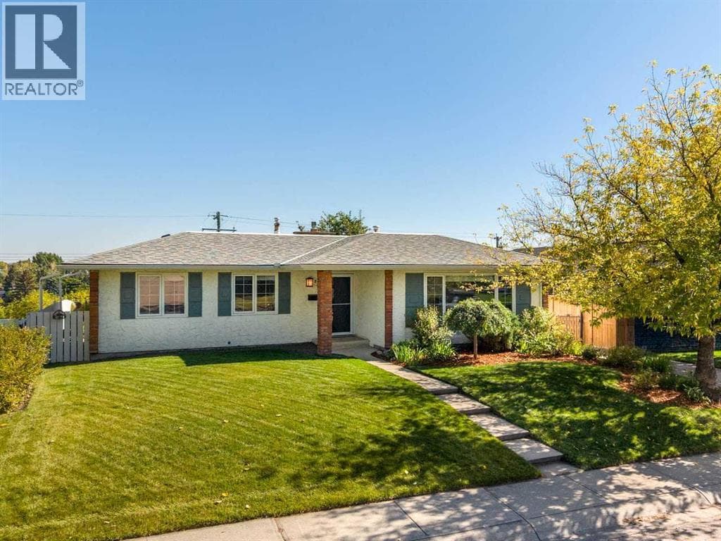 232 Lake Wapta Rise SE