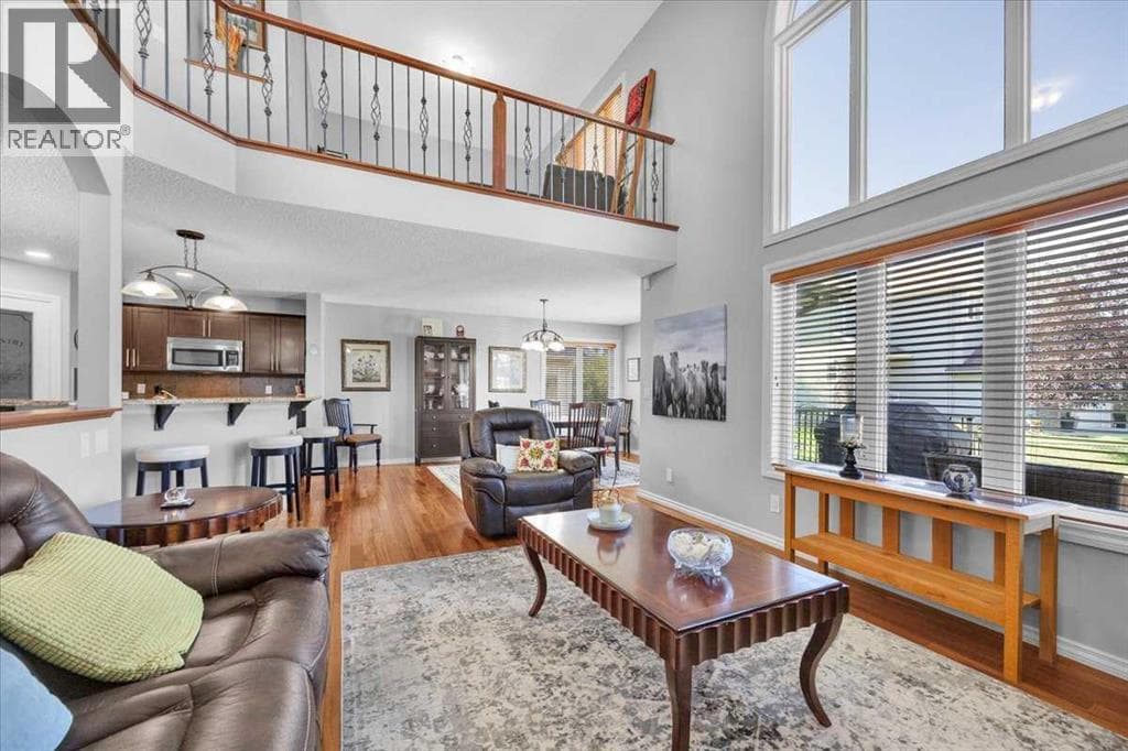 209 Crystal Green Point