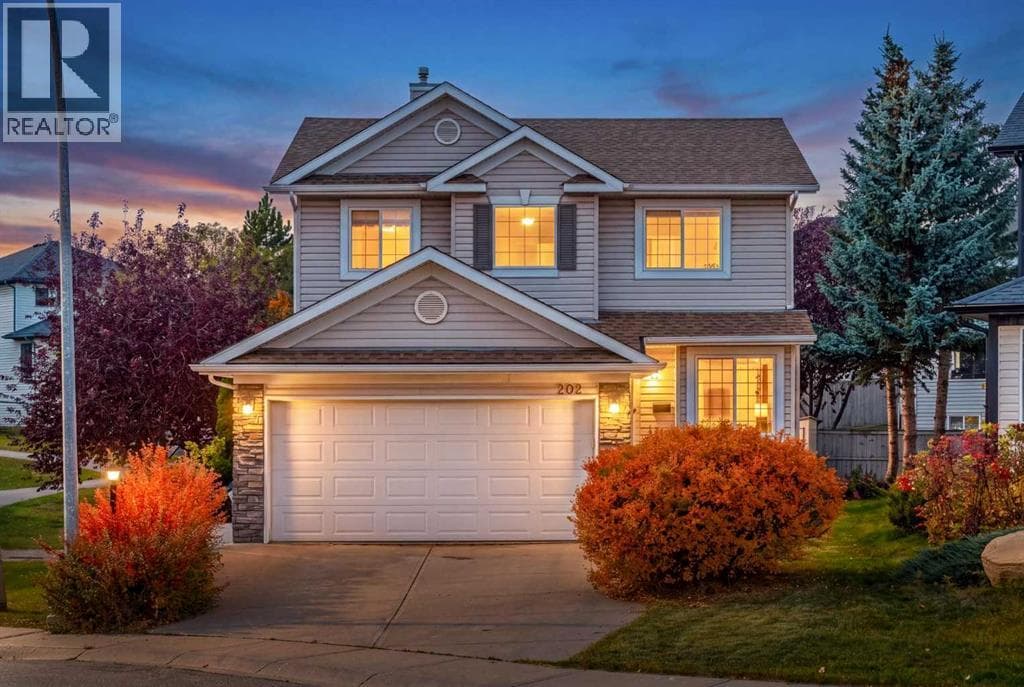 202 Panorama Hills Close NW