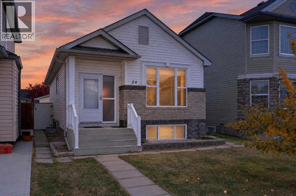 26 Saddlemead Way NE