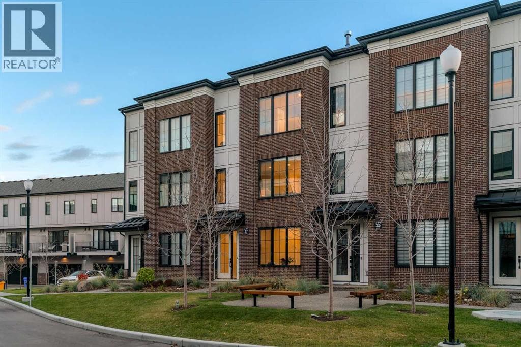 27, 130 Discovery Drive SW