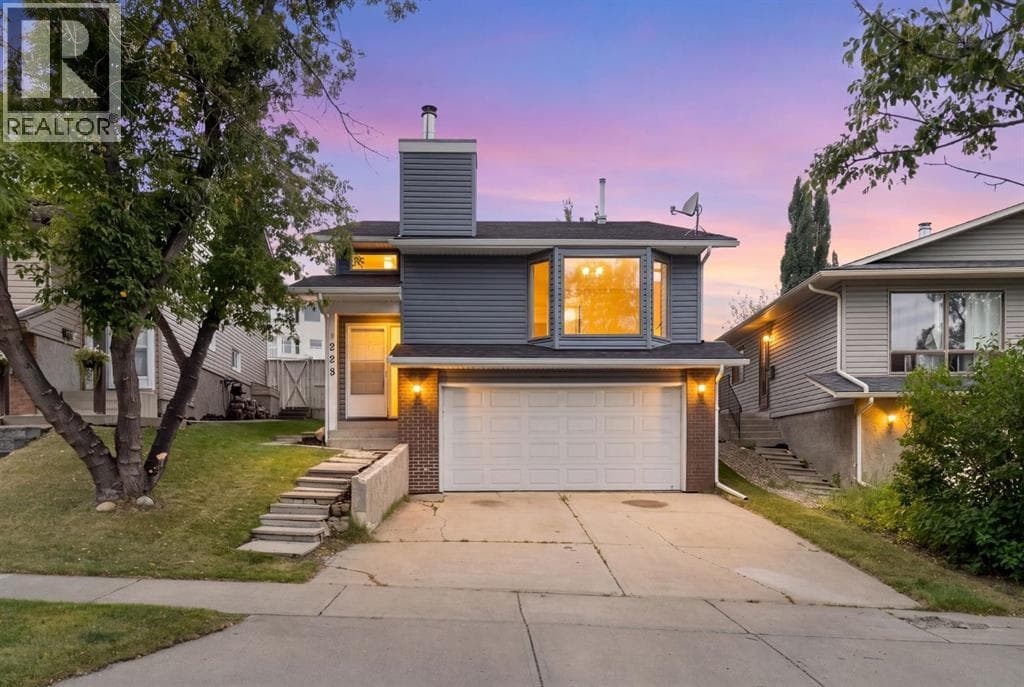 229 Macewan Glen Drive NW