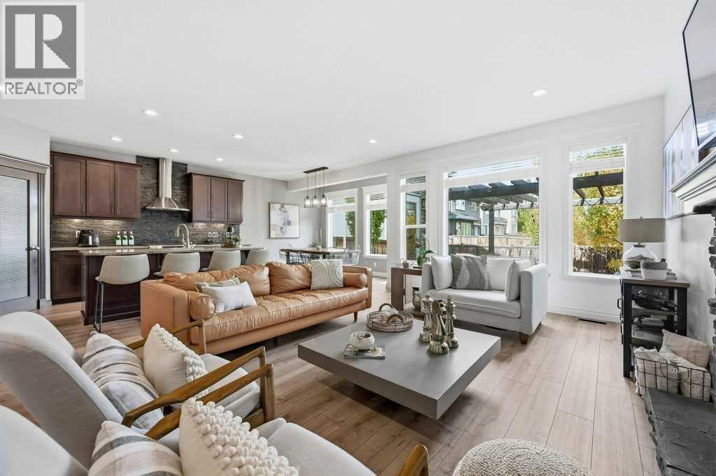 165 Aspenshire Crescent SW
