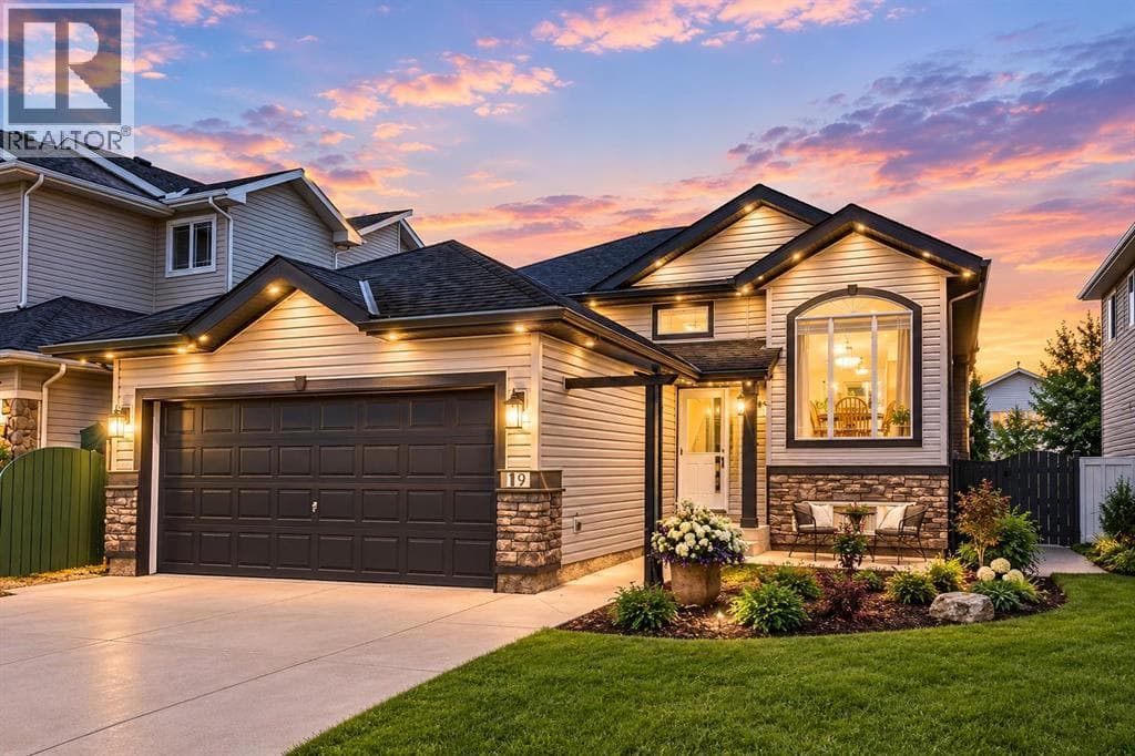 119 Stonegate Crescent NW