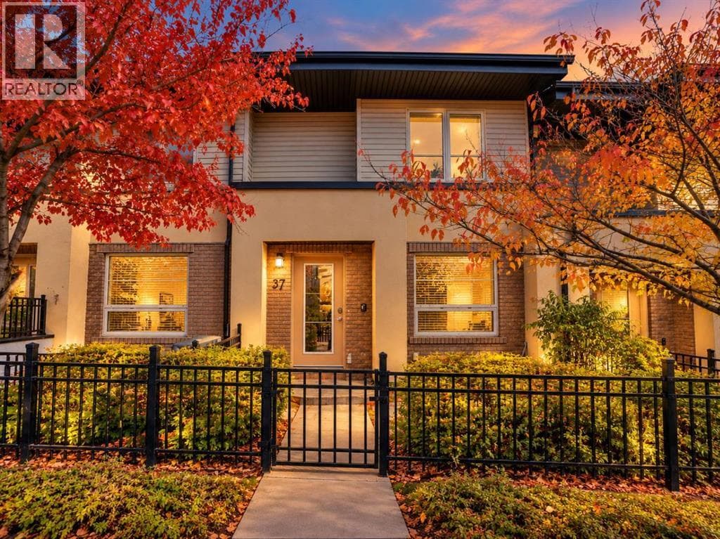 37 Aspen Hills Common SW