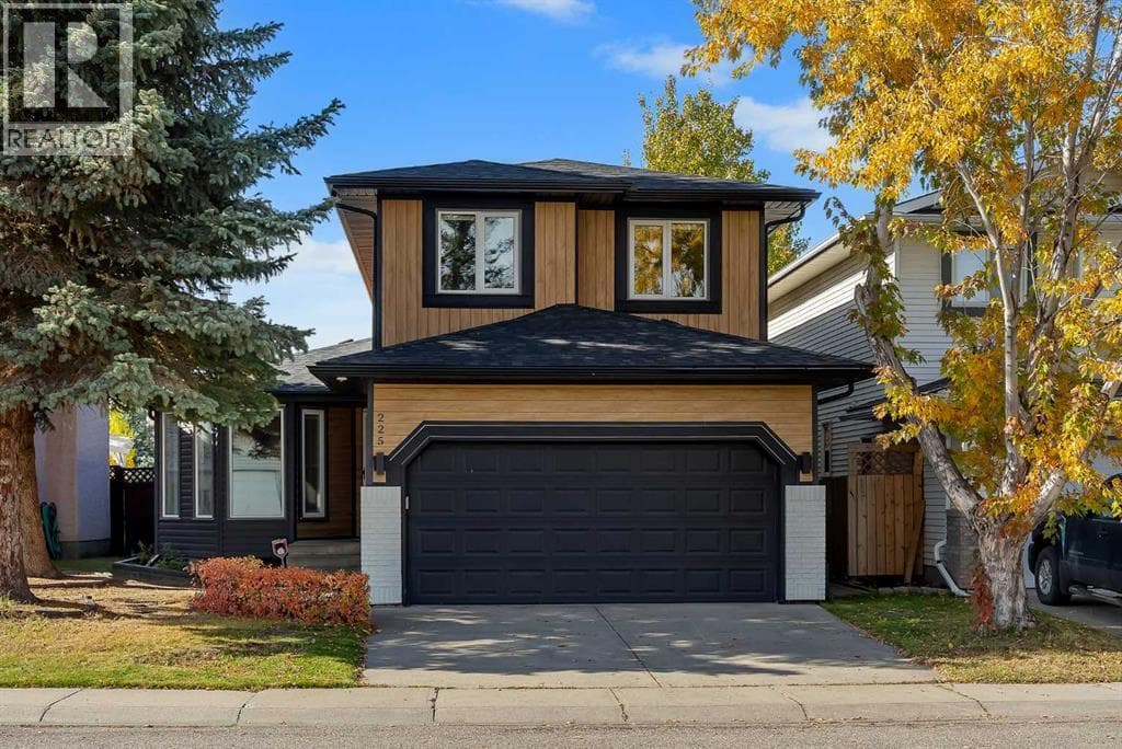 225 Riverwood Close SE