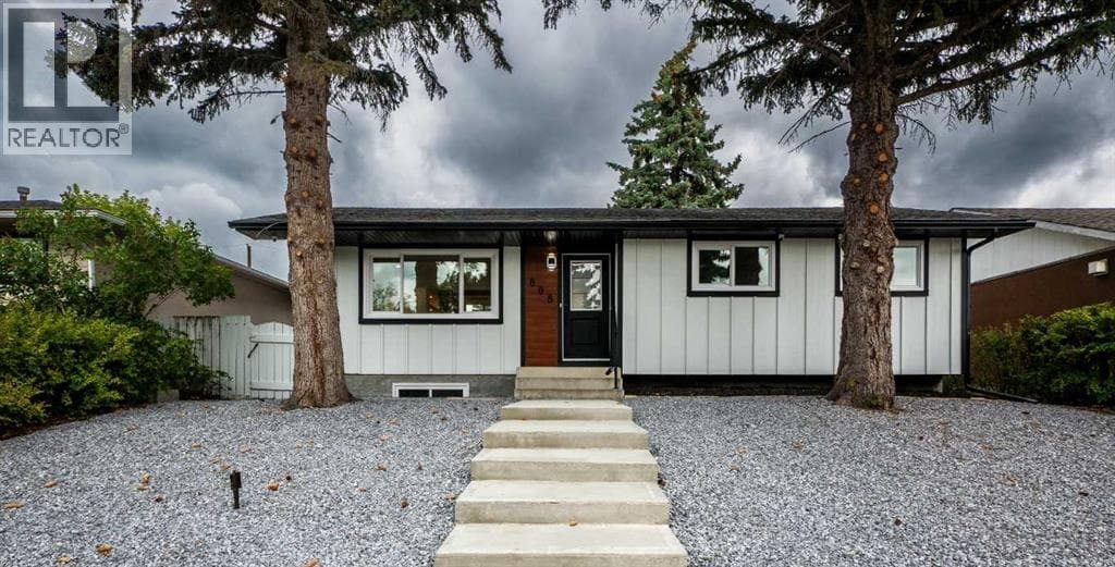 808 Avonlea Place SE