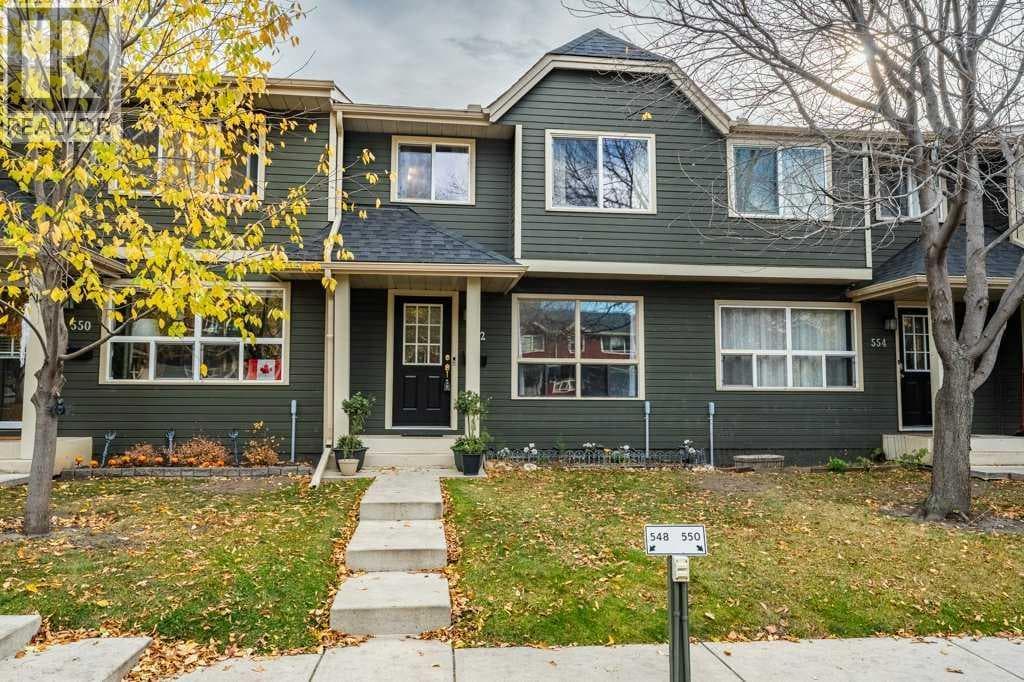 552 Queenston Gardens SE